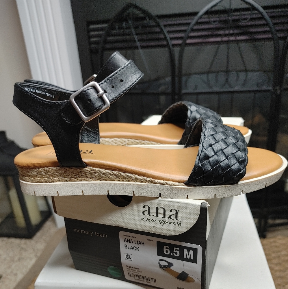 A.N.A LIAH BLACK MEMORY FOAM SANDAL, BLACK 6.5